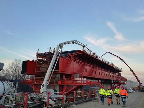 桥梁自行式移动模架